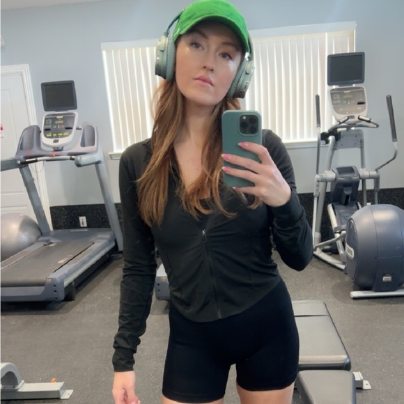 Meet your Posher, Denaye - Picture 1 of 1